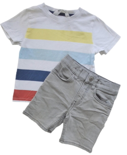 H&M lysegrå denim shorts og en T-shirt str. 98
