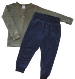 VRS sorte sweatpants og armygrøn bluse str. 98-104