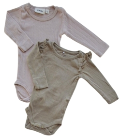 Lil'atelier rosa body og Name it lysebrun body str. 62