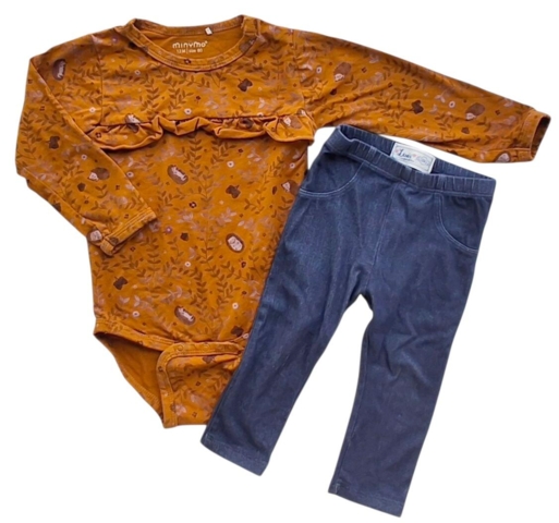 Levis blå tynde leggings og Minymo body str. 80