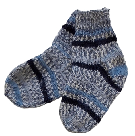 Hjemmestrikkede grå stribede uld strømper str. 21-22