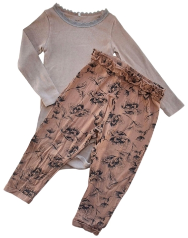VRS lysebrune bukser og Name it beige body str. 86