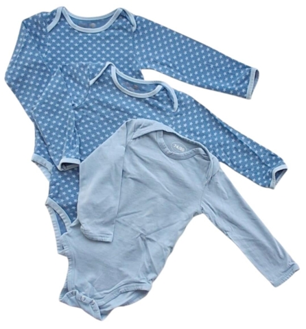 Tre langærmede lyseblå og gråblå body's str. 74-80