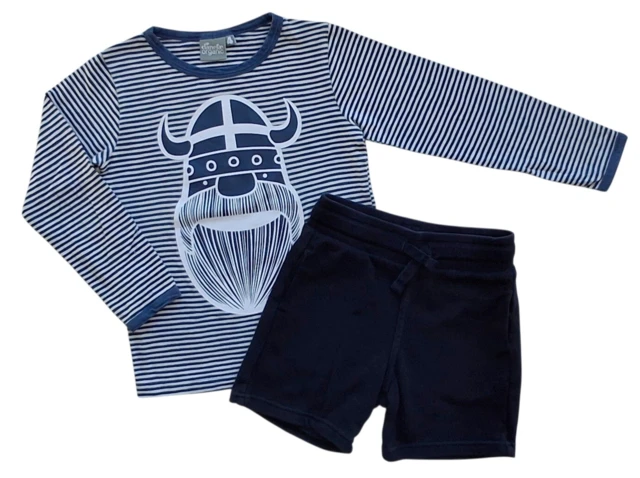 Danefæ stribet bluse og H&M sorte shorts str. 104