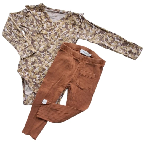 Lil'Atelier brune bukser og VRS body str. 74