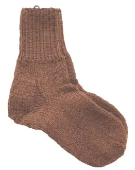 Nye hjemmestrikkede nøddebrune uld strømper str. 30-32