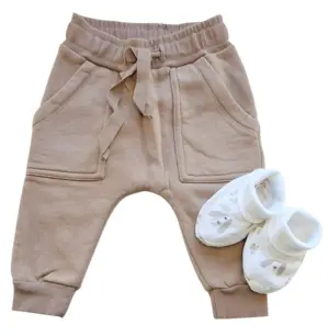 Müsli lysebrune sweatpants og Name it futter str. 62
