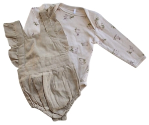 VRS beige smæk-bloomers og en body str. 68