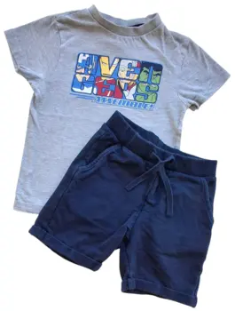 N.O.H.R mørkeblå shorts og Marvel T-shirt str. 98