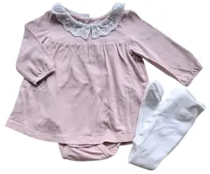 H&M rosa langærmet body-kjole og strømper str. 56