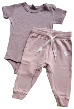 Hummel rosa bukser og Joha rosa body str. 62