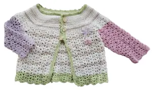 Hjemmehæklet flerfarvet stribet trøje str. 80