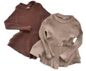 Shein en brun og en beige bluse str. 100