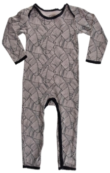 Petit pudderfarvet sortmønstret heldragt str. 92