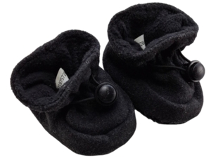 Mørkegrå eller sort fleece babyfutter str. 0-3 mdr