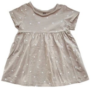 H&M beige prikket kortærmet sommerkjole str. 86