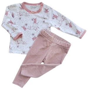 Minymo lysegrå bluse og H&M rosa bukser str. 74